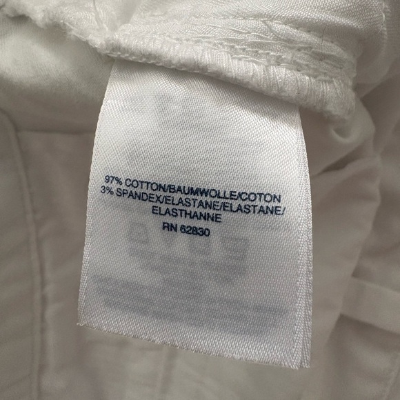 Lands End White Women's Shorts - Excellent Used Condition - Picture 6 of 7